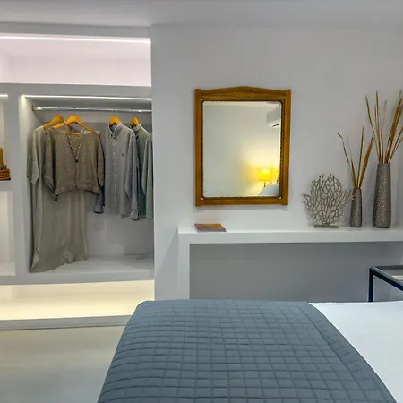 Kefalas In * Naousa (Paros)