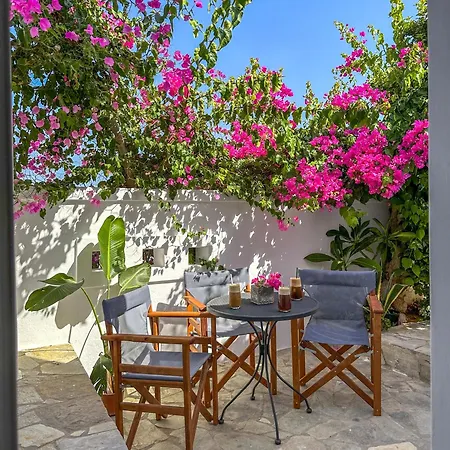 Kefalas In * Naousa (Paros)