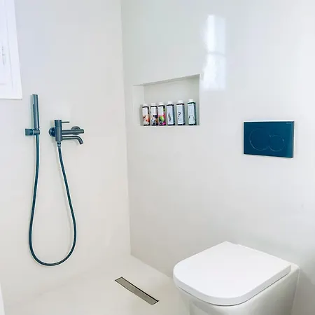 Kefalas In Apartment *